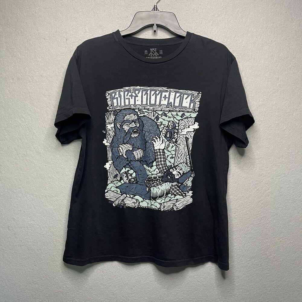 Newaza Bigfoot Lock Graphic T-Shirt Medium Black Cotton Crewneck